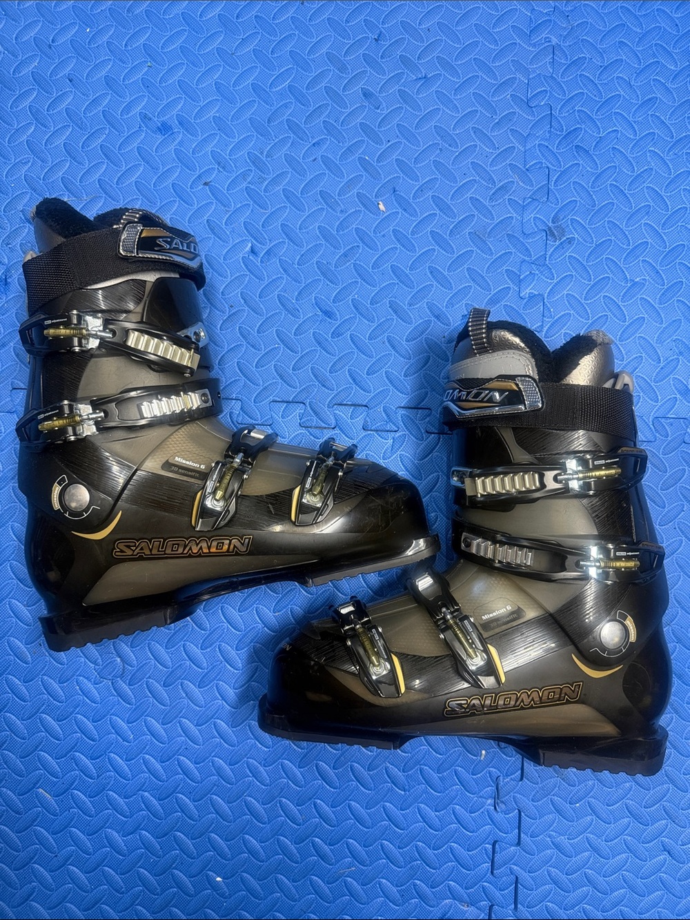 Salomon Mission 6 - Black Ski Boots with Gold Accents - 29.0